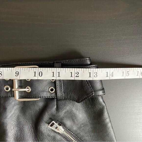 Topshop Faux Leather Motorcycle Skirt in black size 4 - Picture 7 of 7